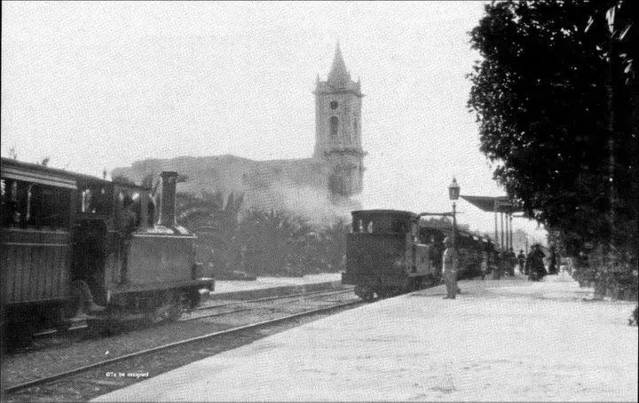 Parrocca Santa Marija, Train